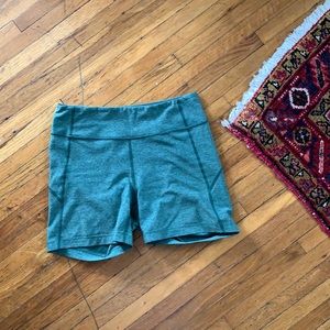 Outdoor Voices 4” shorts